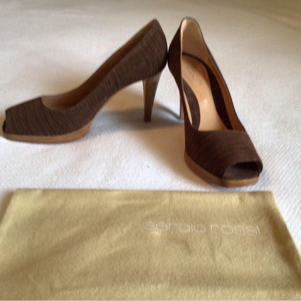 NIB   Sergio Rossi Authentic NEW womens brown pump 39.5